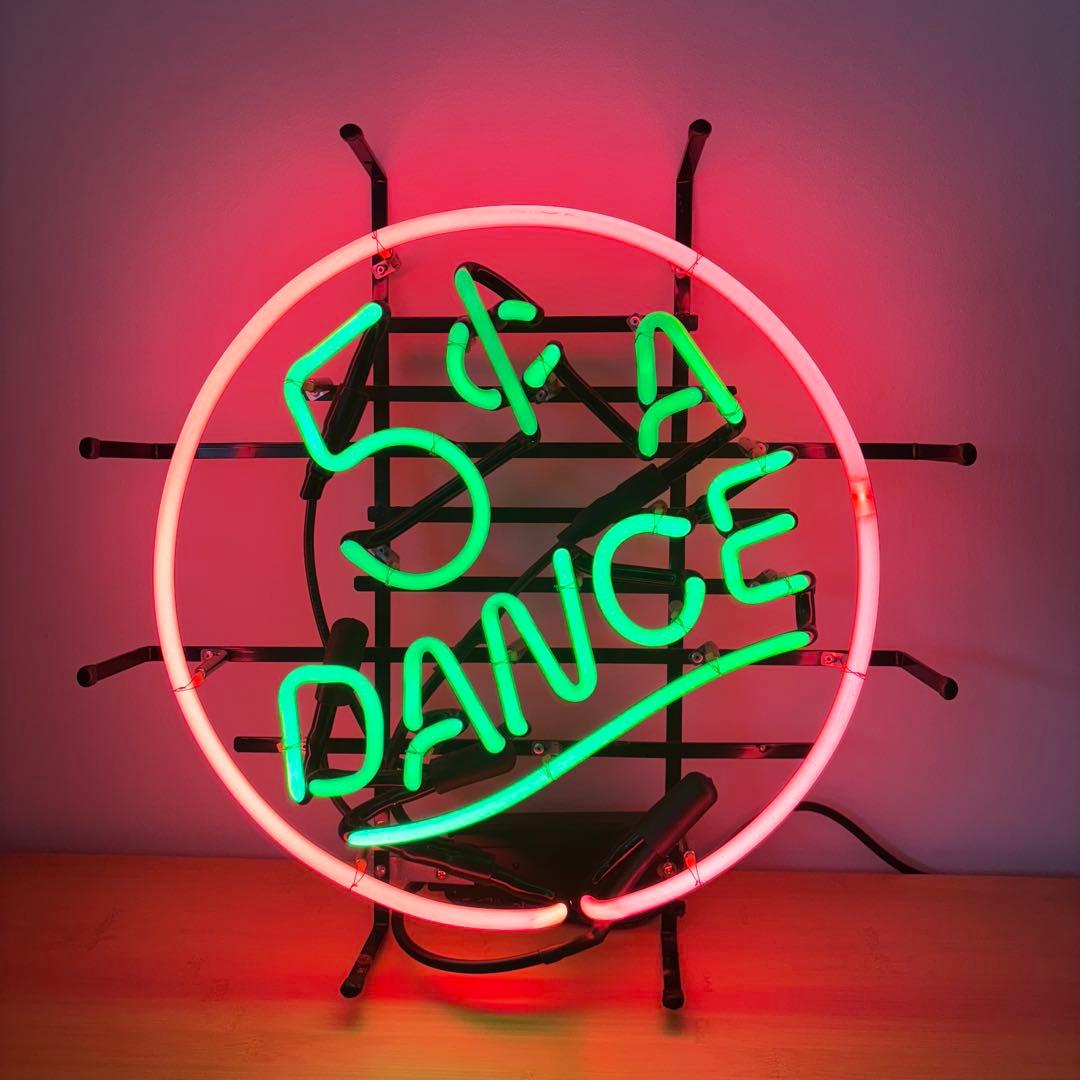 ネオンサイン　5c A DANCE