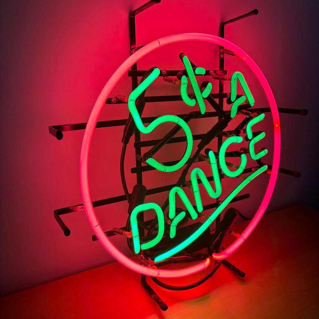 ネオンサイン　5c A DANCE