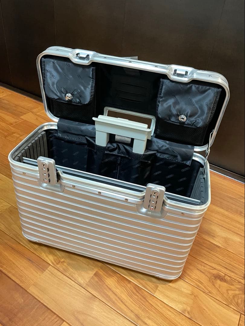 リモワ　パイロット　2輪　未使用