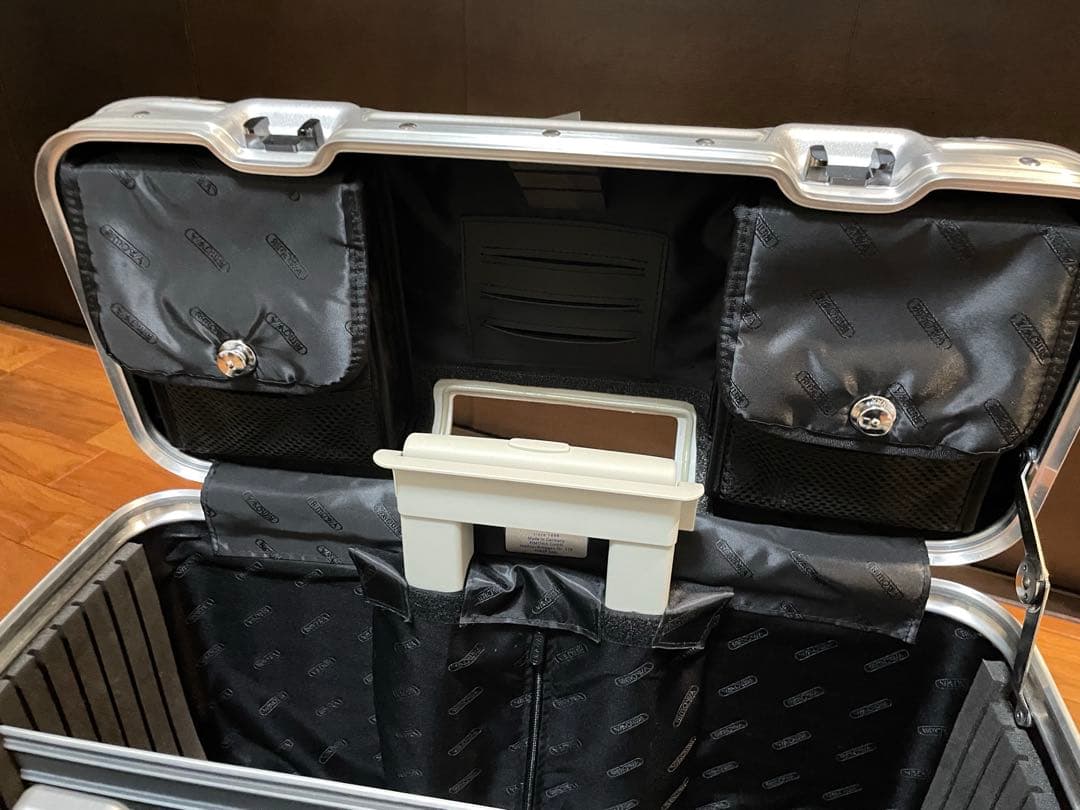 リモワ　パイロット　2輪　未使用