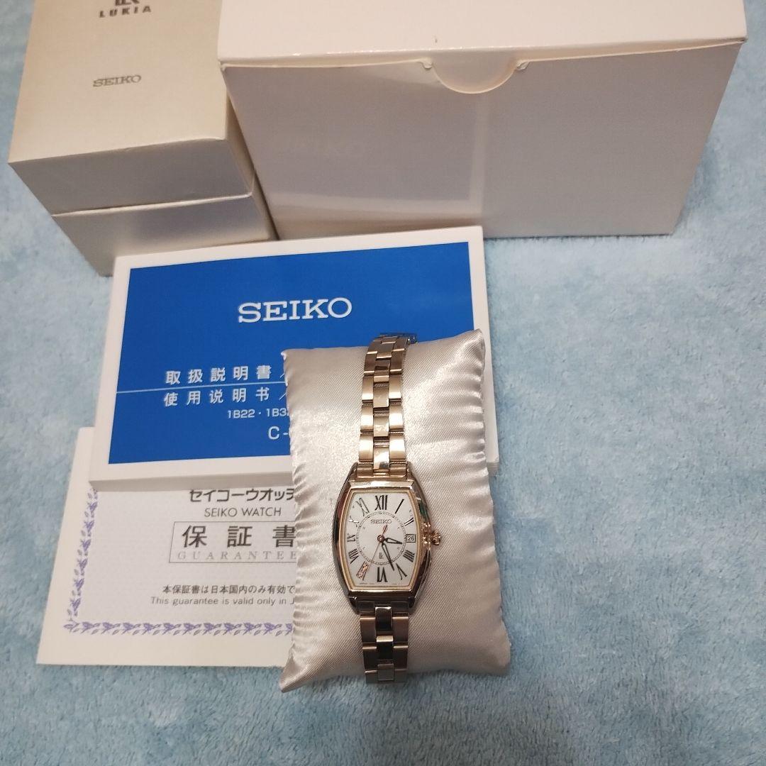 未使用級！セイコールキアSEIKOLUKIAチタン白蝶貝ダイヤ定価101200円