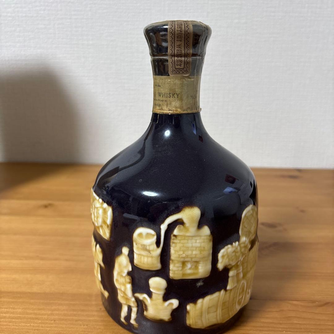 サントリー　ザ　ウイスキー　有田焼　陶器ボトル　未開封　古酒