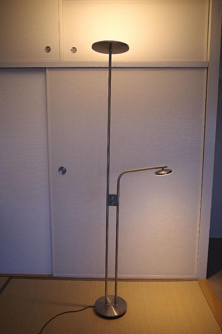 IKEA ISJAKT（イスヤクト）LEDフロアランプ