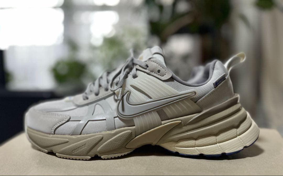 NIKE v2k run GTX ／ White 23.5cm