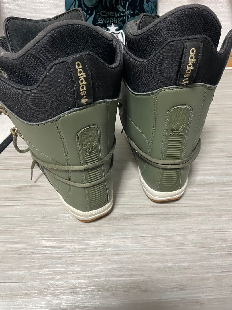 adidas sambaスノーボードブーツ オリーブグリーン