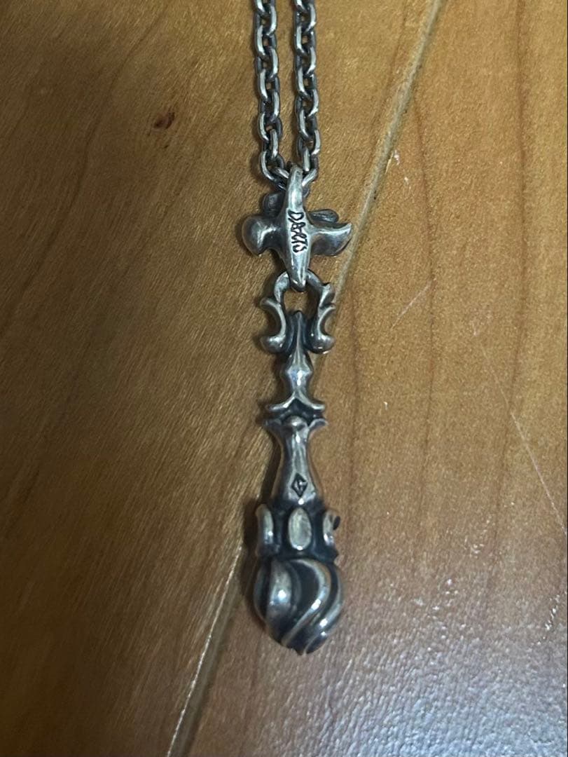 GACKT着　ダーツオブジゴロウ　ブルワーネックレス　GIGOR