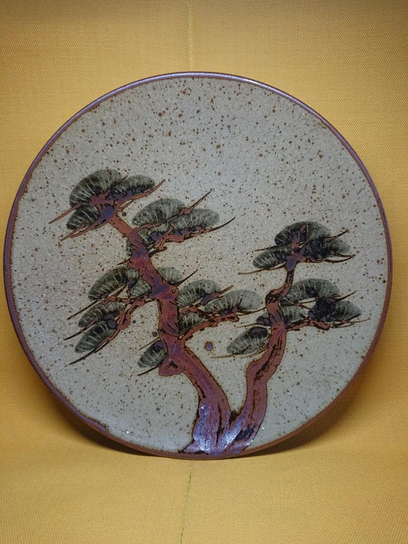 【美品】丸皿　飾り皿　松絵　陶器　置物　インテリア　工芸品　美術品　A1162