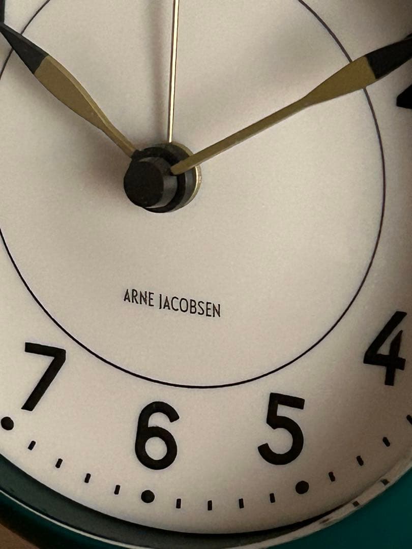 アルネヤコブセン/ARNE JACOBSEN テーブルクロック グリーン 時計