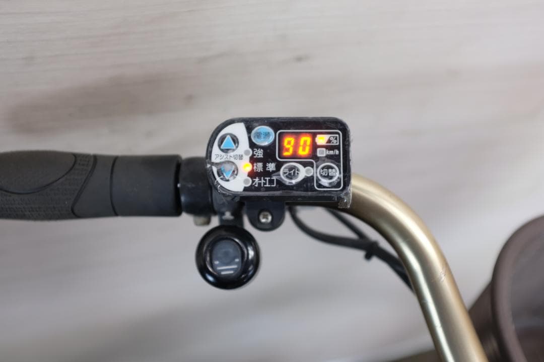 ブリヂストン製　HYDEE.B　26インチ　3段　8.9Ah充電器あり