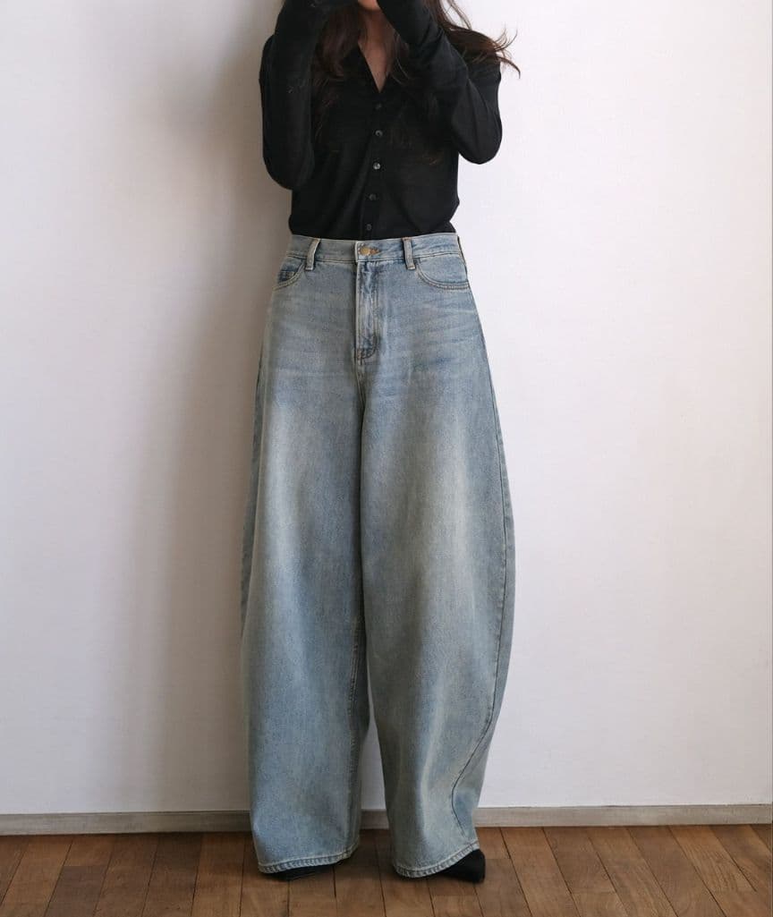 【未使用】AKTE バギートップデニムパンツ