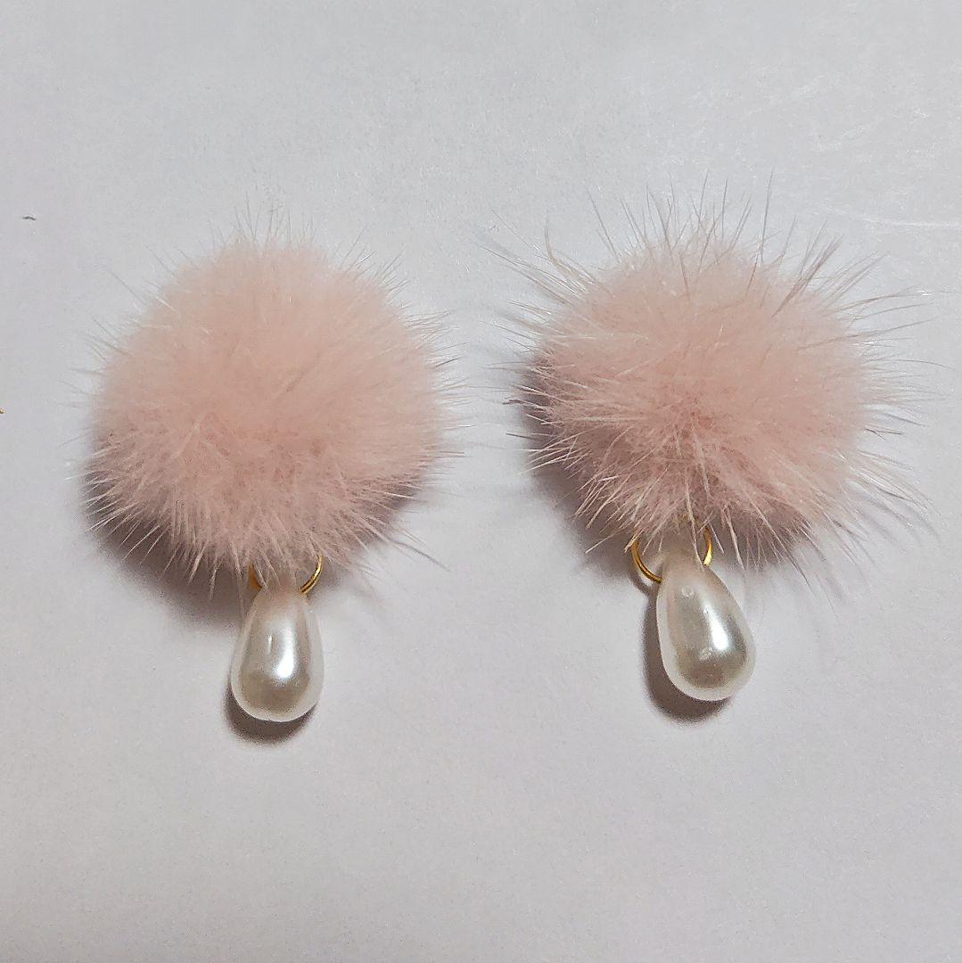 【1223】ふわふわフェイクファーのピアス／イヤリング