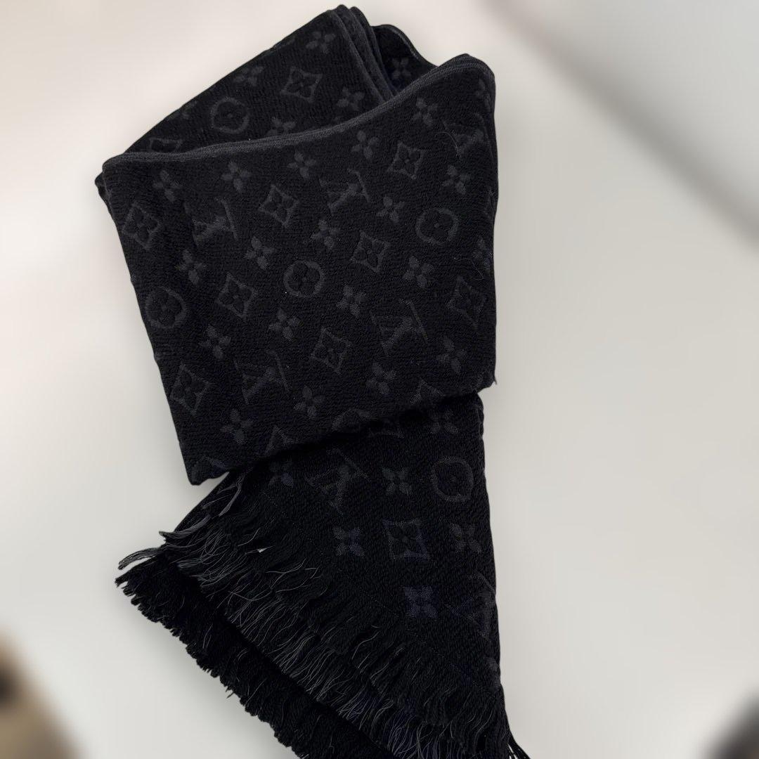 ルイヴィトン　黒色ウールモノグラム　ショップ袋付き