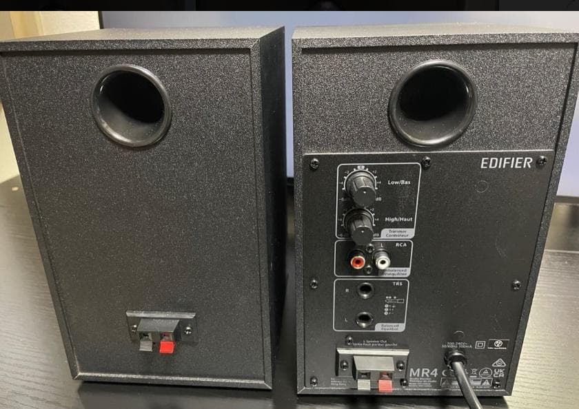 一郎さんご希望プチプチ梱包　美品Edifier MR4 ペア ブラック