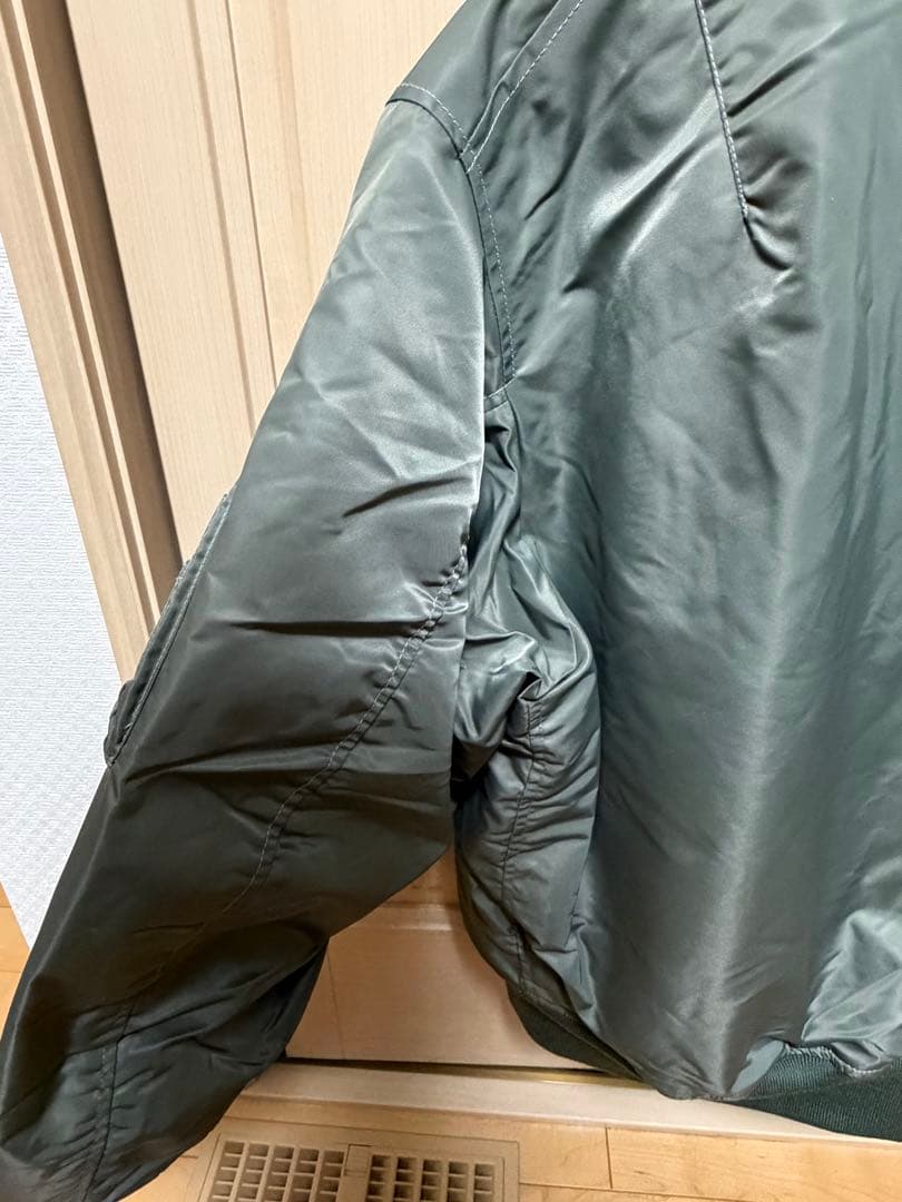 オリーブグリーン MA-1ジャケット 新品タグ付き