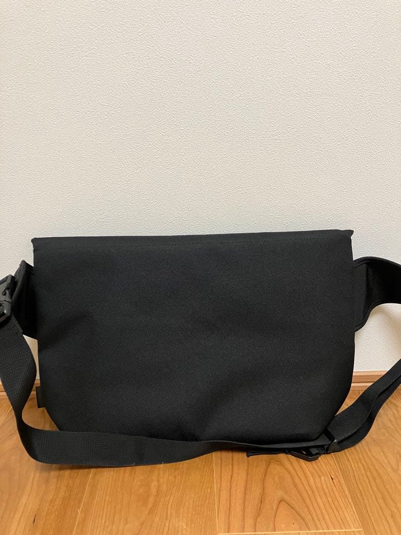 narifuri メッセンジャーバッグ