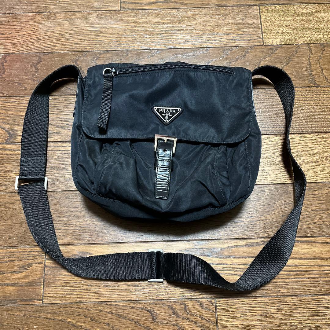 PRADA ブラック ショルダーバッグ