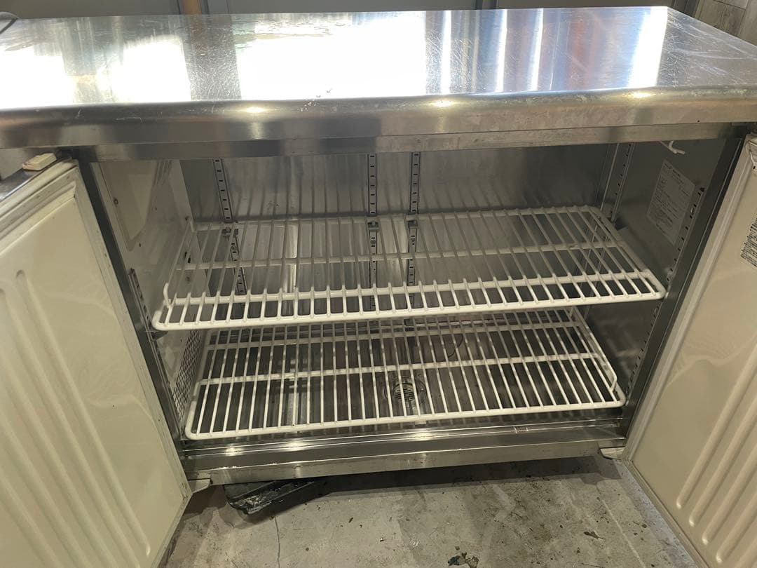 最終締切！福島テーブル型冷蔵庫 庫内広くてステンレス 仕様で良く冷えます！