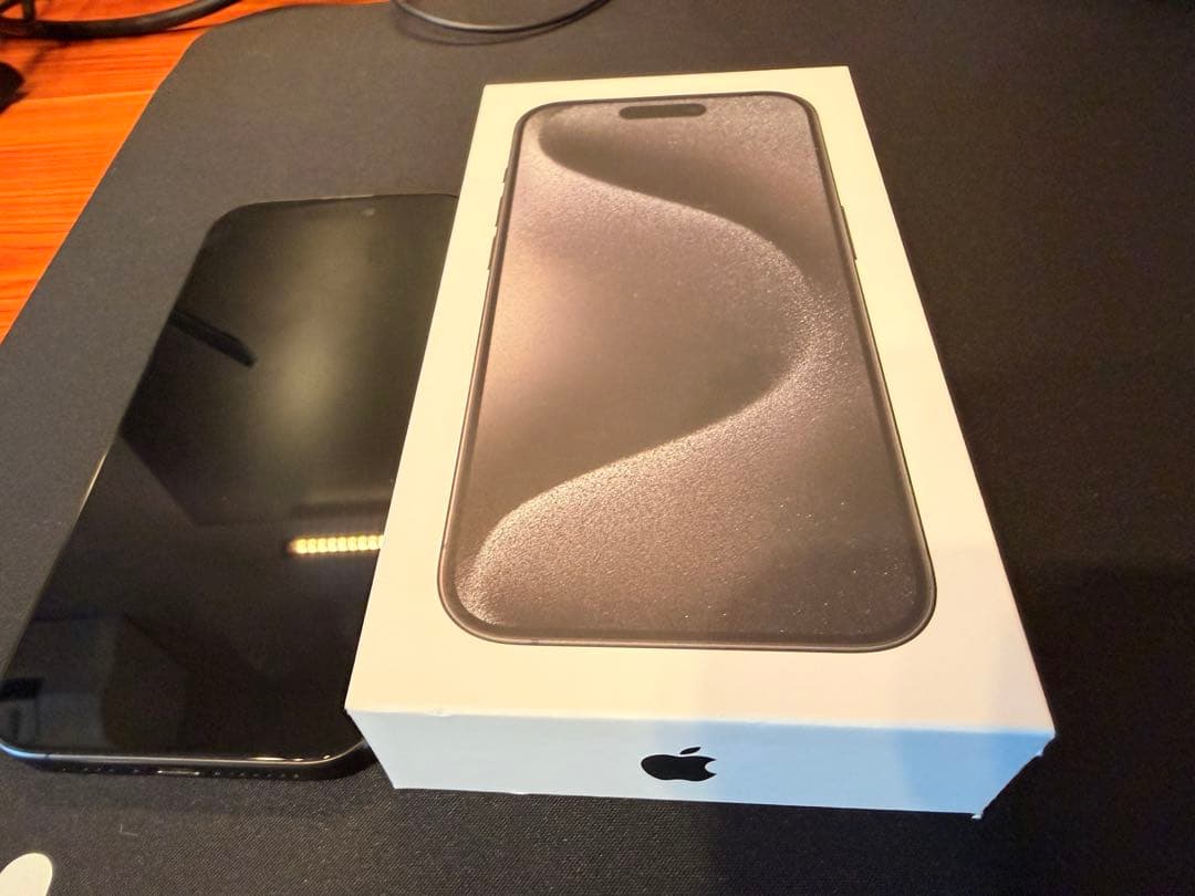 Apple iPhone15Pro ブラックチタニウム 256GB