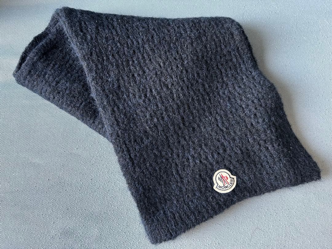 #最終値下げ　⭐️MONCLER マフラー　（ネイビー）