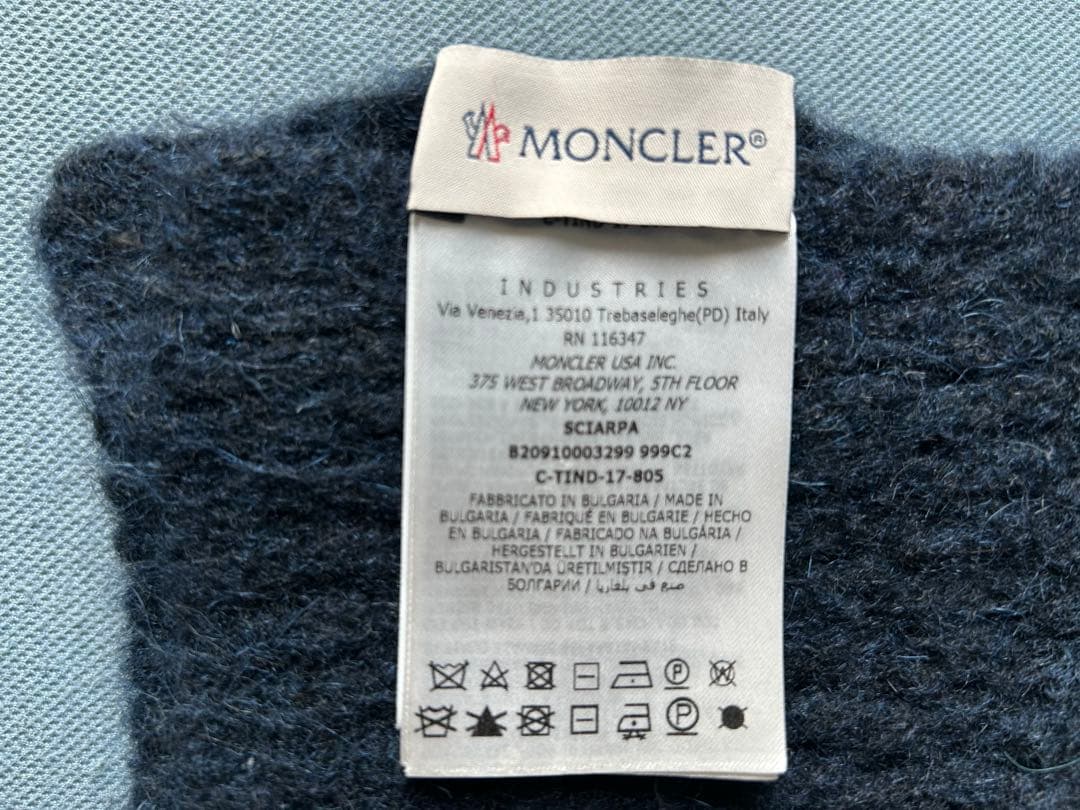 #最終値下げ　⭐️MONCLER マフラー　（ネイビー）