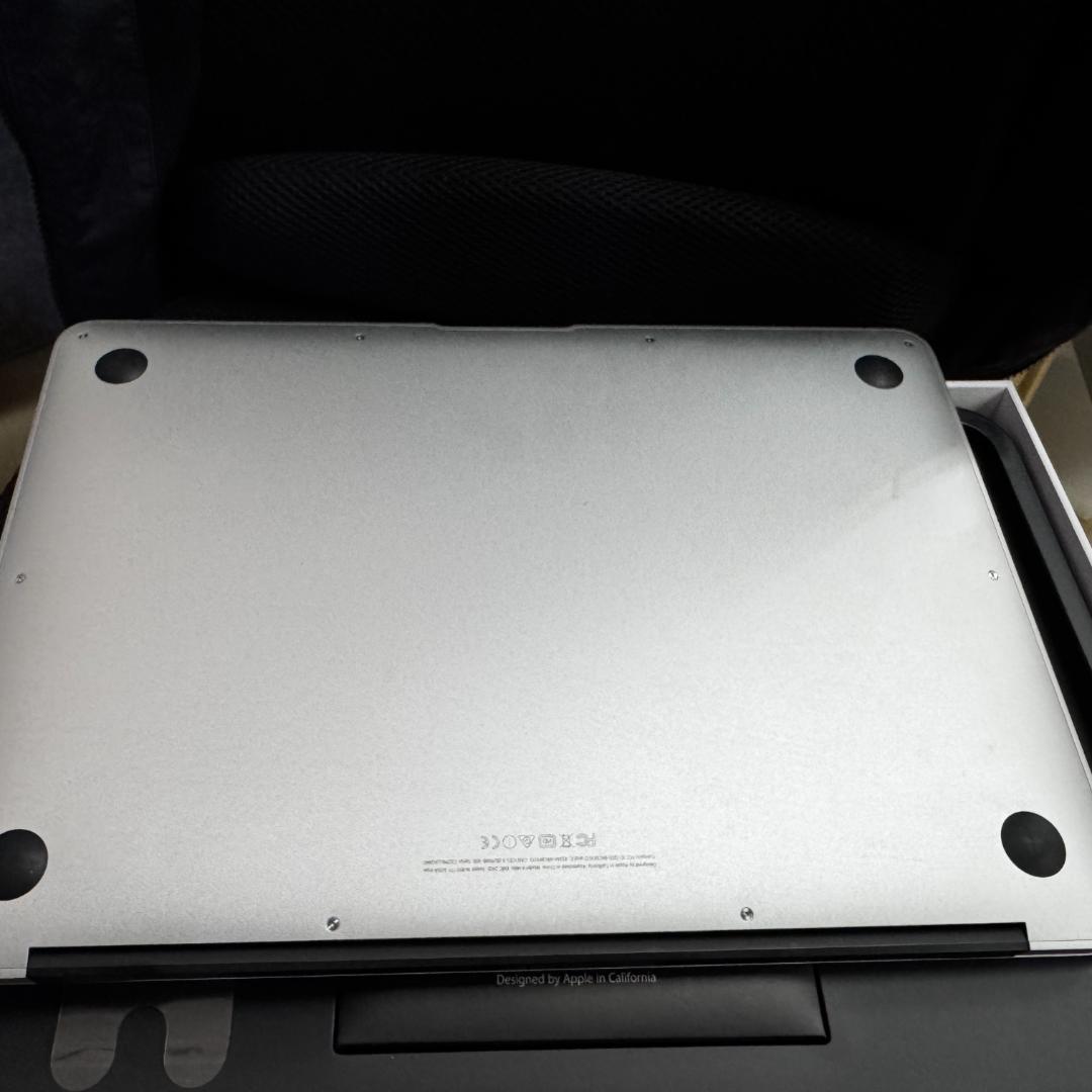 MacBook Air MJVE2J/A Early 2015 13インチ