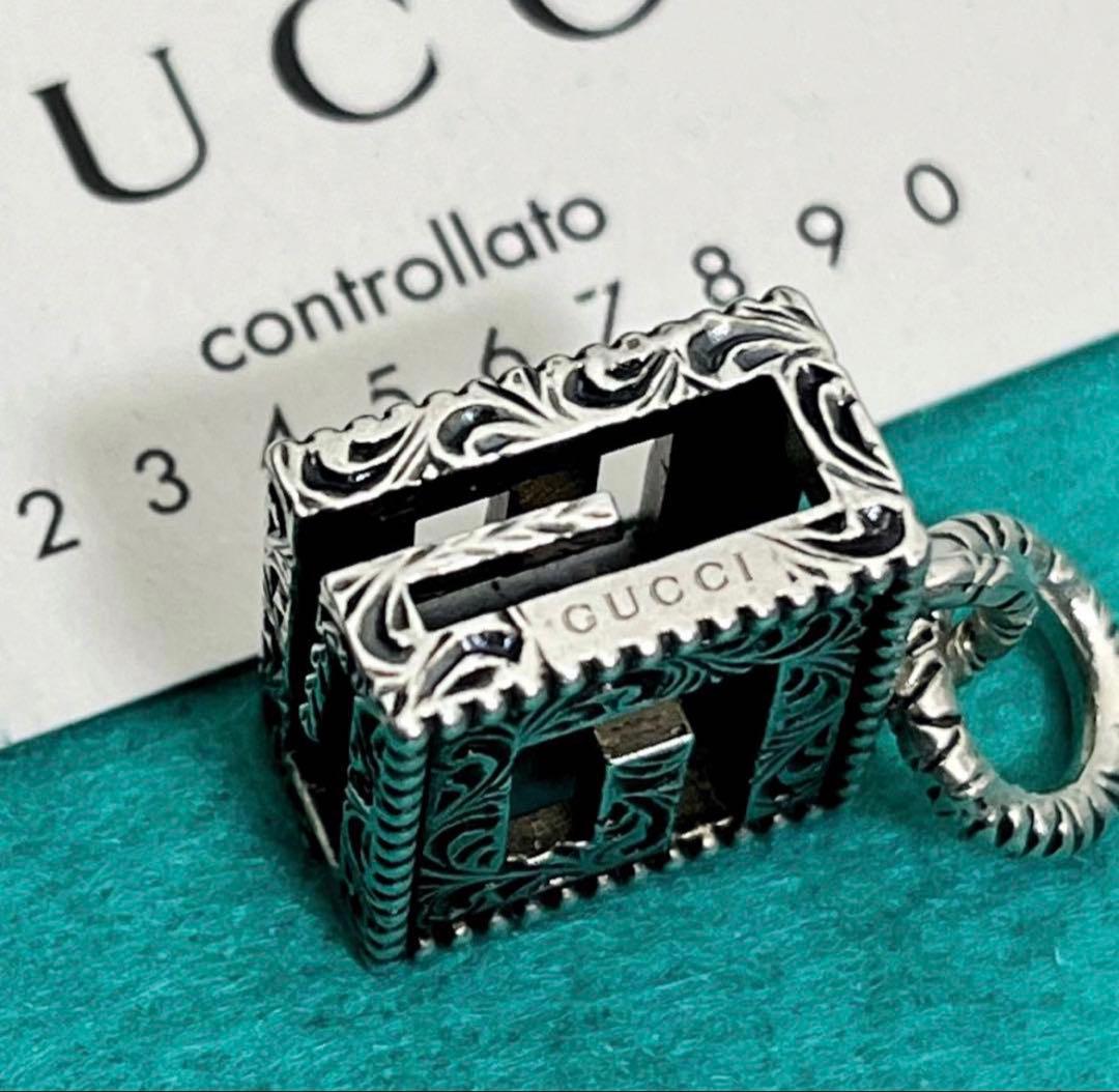 美品‼️GUCCI Gキューブペンダント