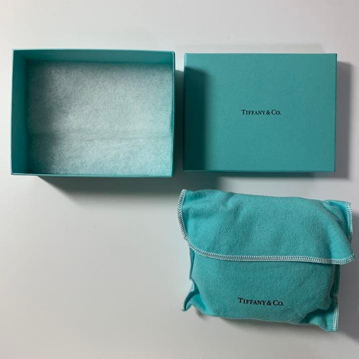 【新品未使用】ティファニー　ハートボックス　ガラス小物入れ