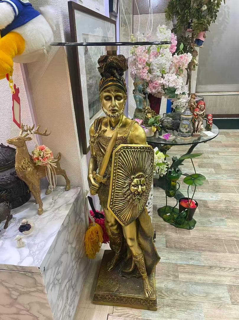 戦士のガラステーブル 高級インテリア ガラス天板付き　ミニテーブル