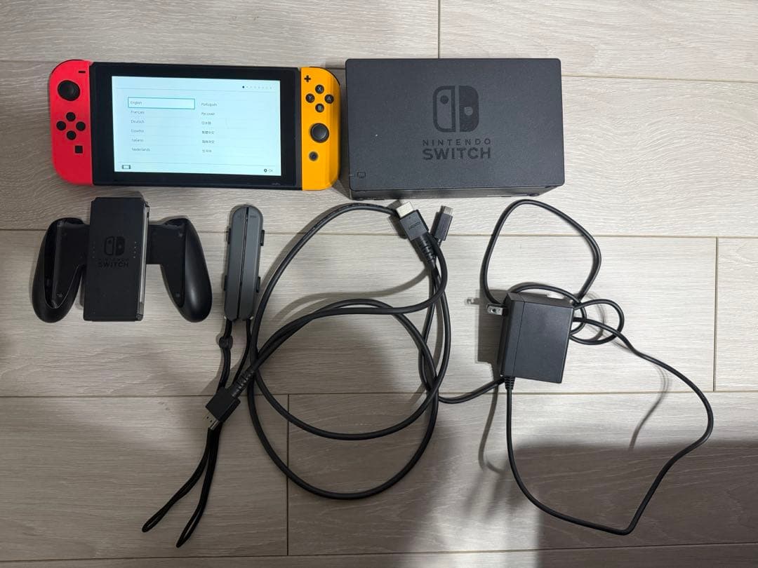 Nintendo Switch 本体 赤/黄 Joy-Con 付属品付き