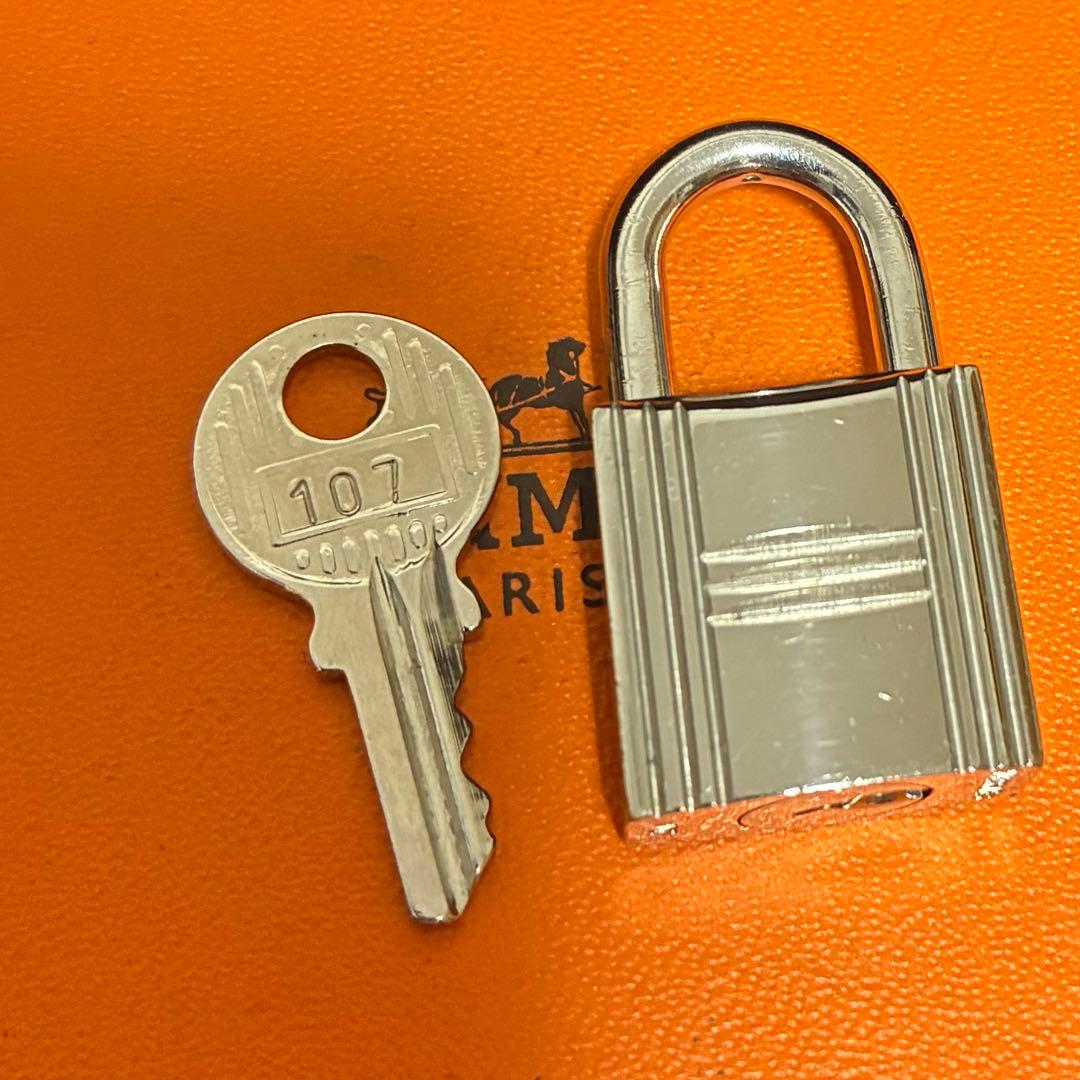 エルメス シルバー　カデナ　南京錠　パドロック　鍵　キー　NO107