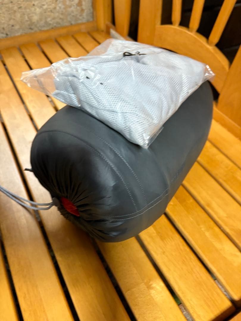 mont-bell シームレス ダウンハガー800 #0 赤