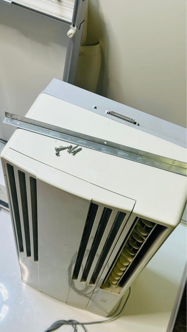 2019年製 CORONA 窓用エアコン CW-1819 動作品