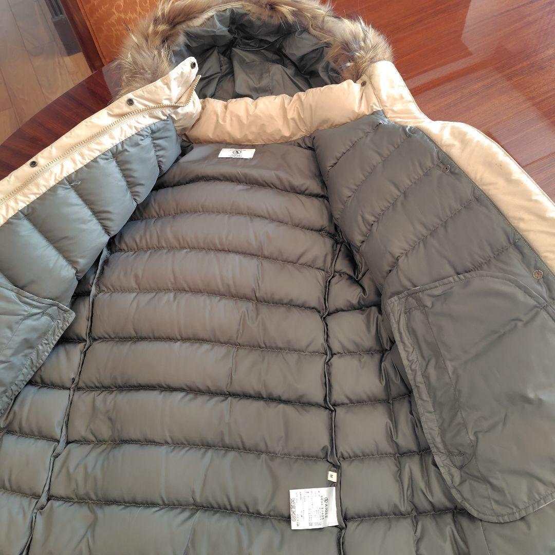 AIGLE フード付きベージュダウンジャケット