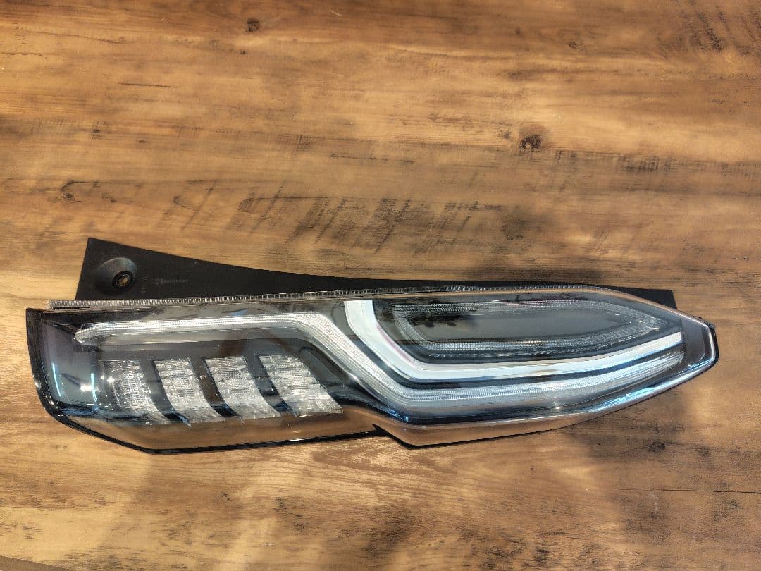 NBOX Custom　右テールランプ