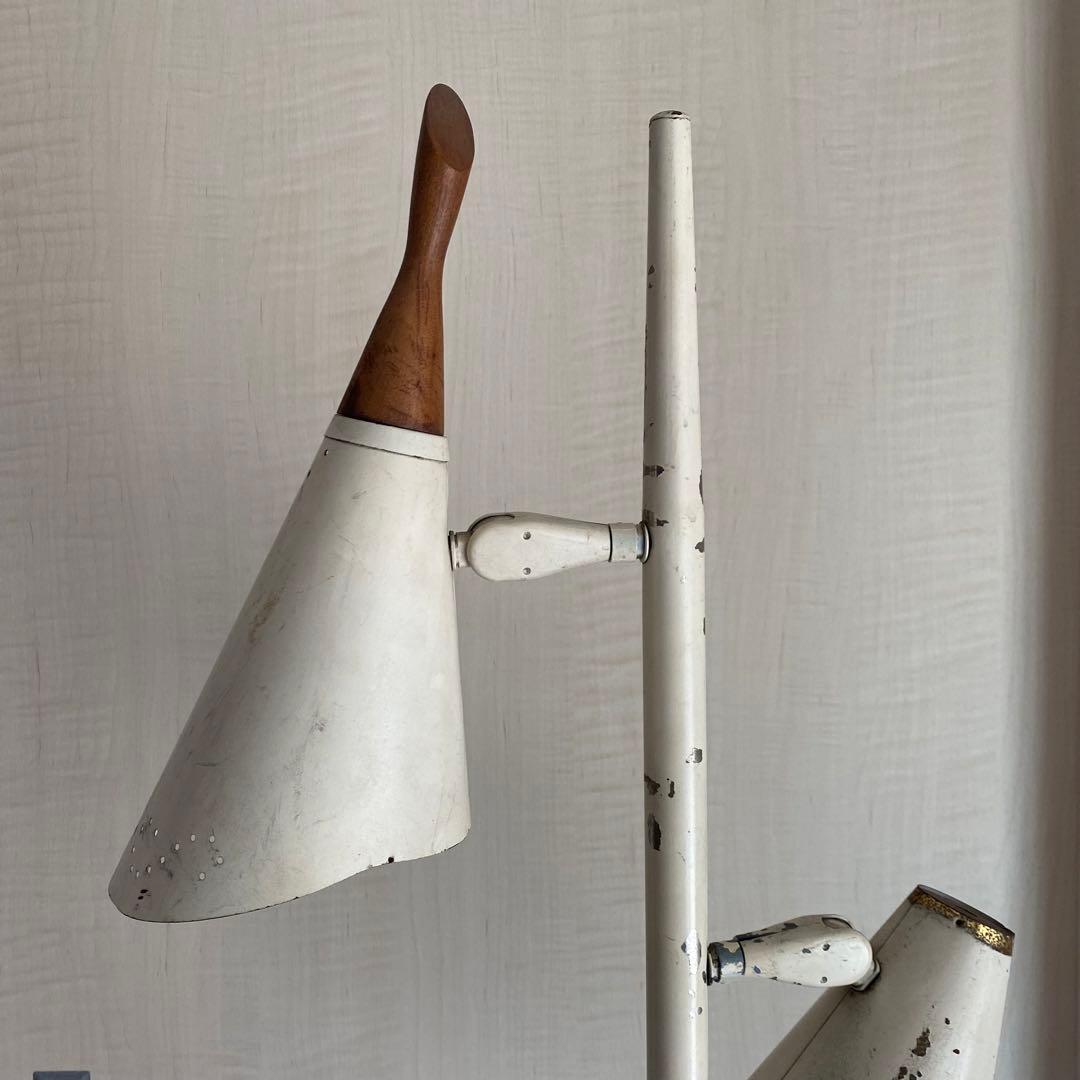 塗装の剥げた古い三連フロアスタンド アンティーク