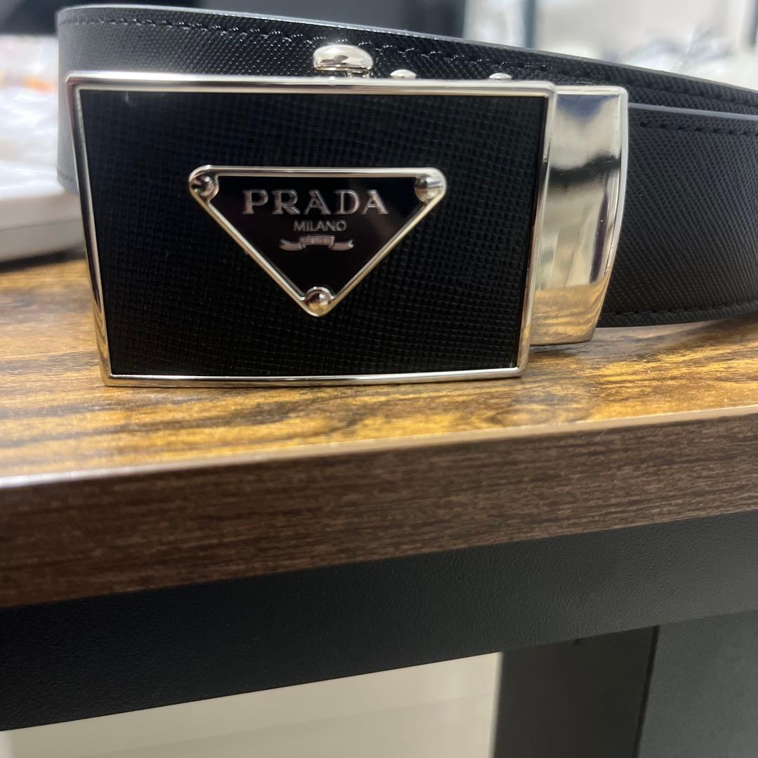 m*u様 PRADA ブラックレザーベルト