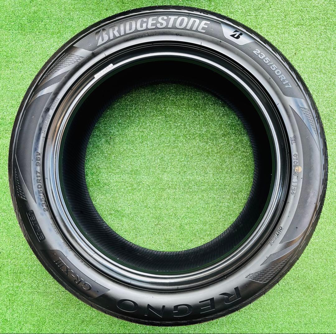 BRIDGESTONE REGNO 235/50R17 96V. 2024年製。