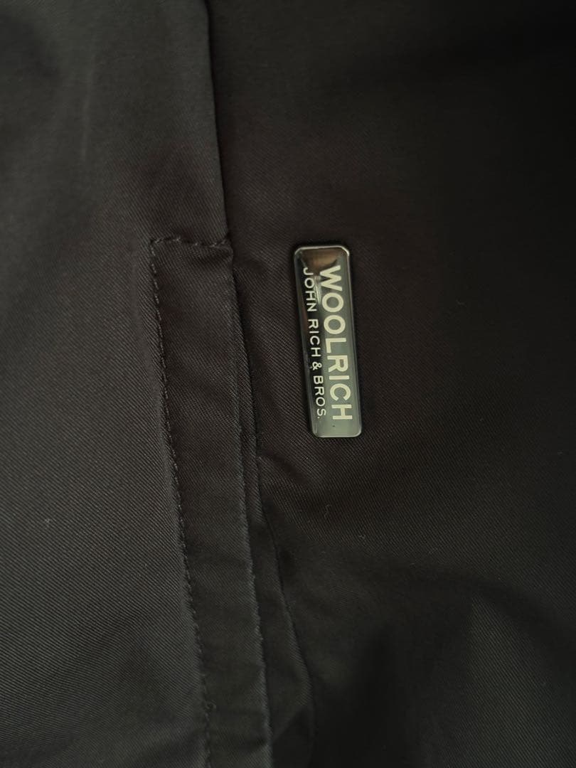 woolrichダウンブラック　クリーニング済