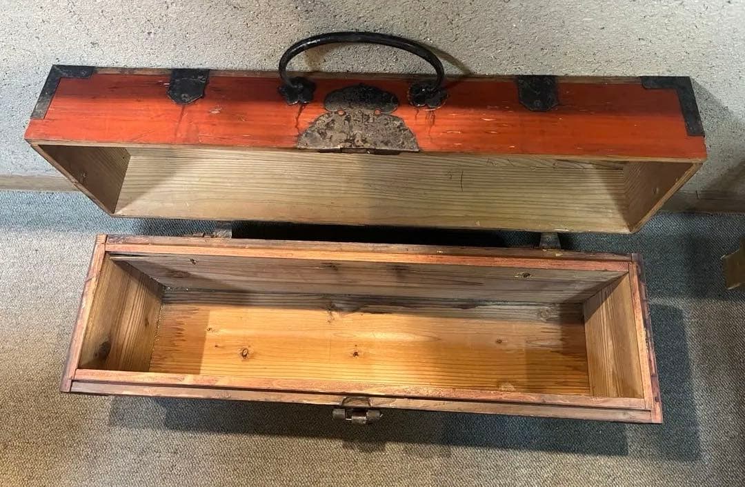 古道具　アンティーク　道具入れ／箪笥　刀　昭和　レトロ　民藝