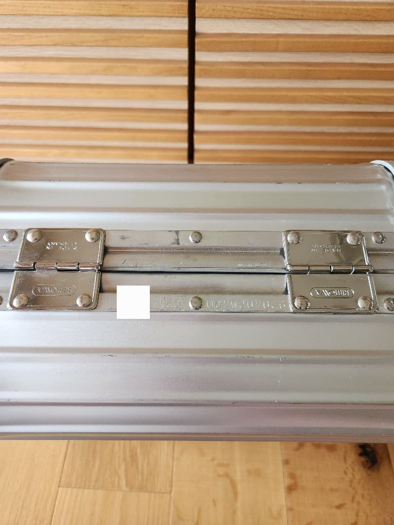 リモワ トパーズ ビジネストロリー２６L 機内持ち込み可能サイズ ４輪