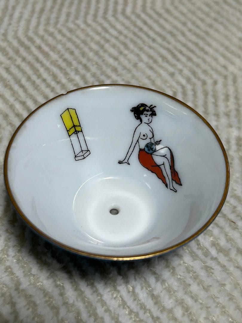 大正〜昭和初期 色絵金彩希少 春画入れ子／穴あき盃遊興盃＋サイコロ