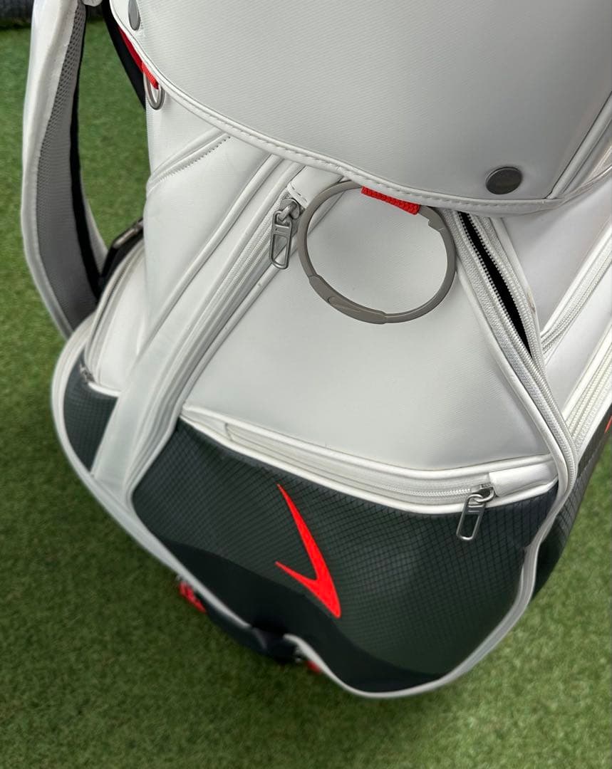 Nike ゴルフバッグ・キャディバッグ ホワイト/グレー/レッド　状態良好