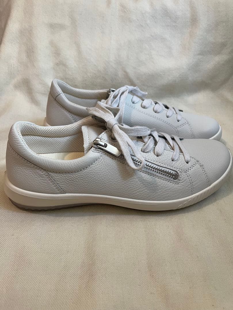 再値下げ　新品レジェロ　ホワイトレザー スニーカー ジッパー付き