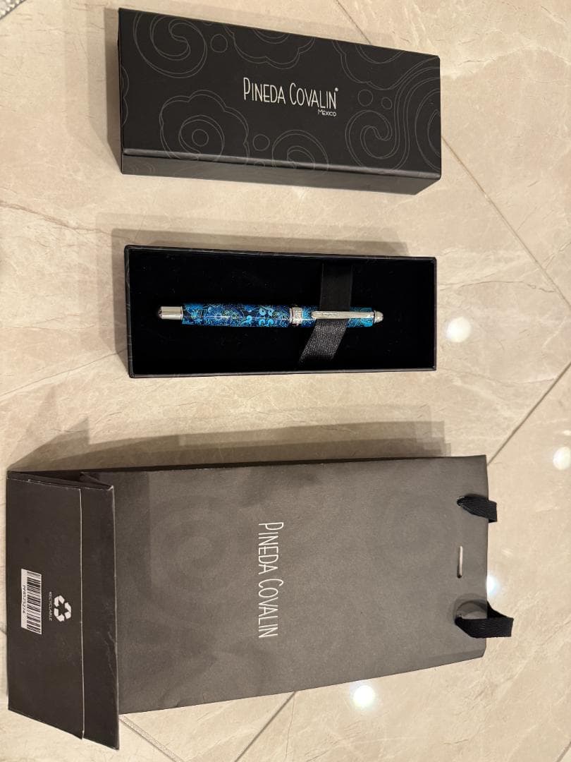 PINEDA VOVALIN　ボールペン、AXOLOTL PEN