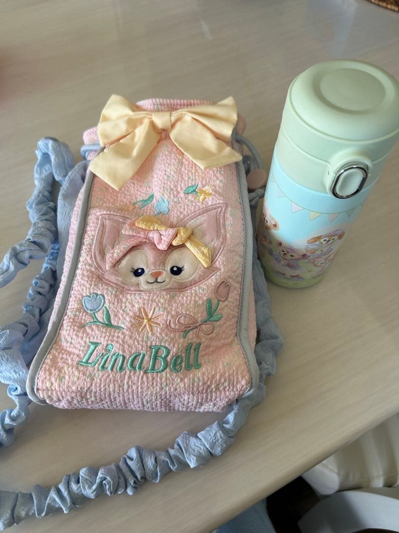 上海ディズニー限定　リーナベルの 水筒とカバー ピンク