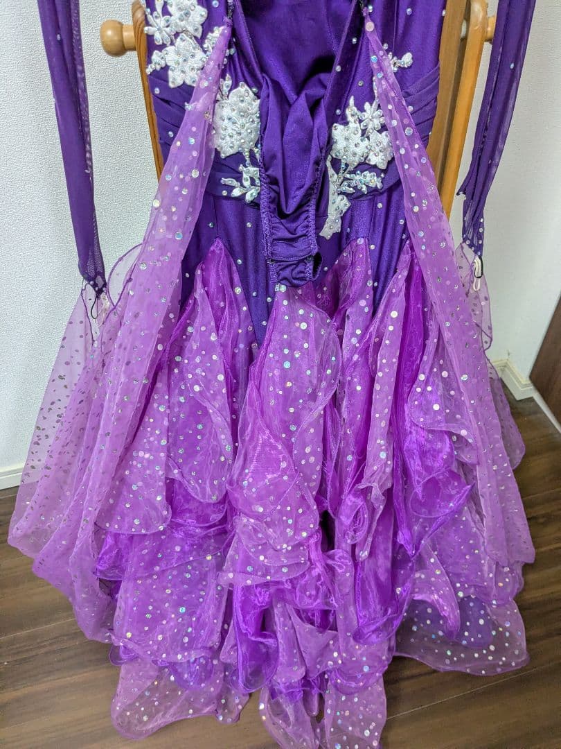 紫色の社交ダンスドレス　スタンダードドレス　モダンドレス