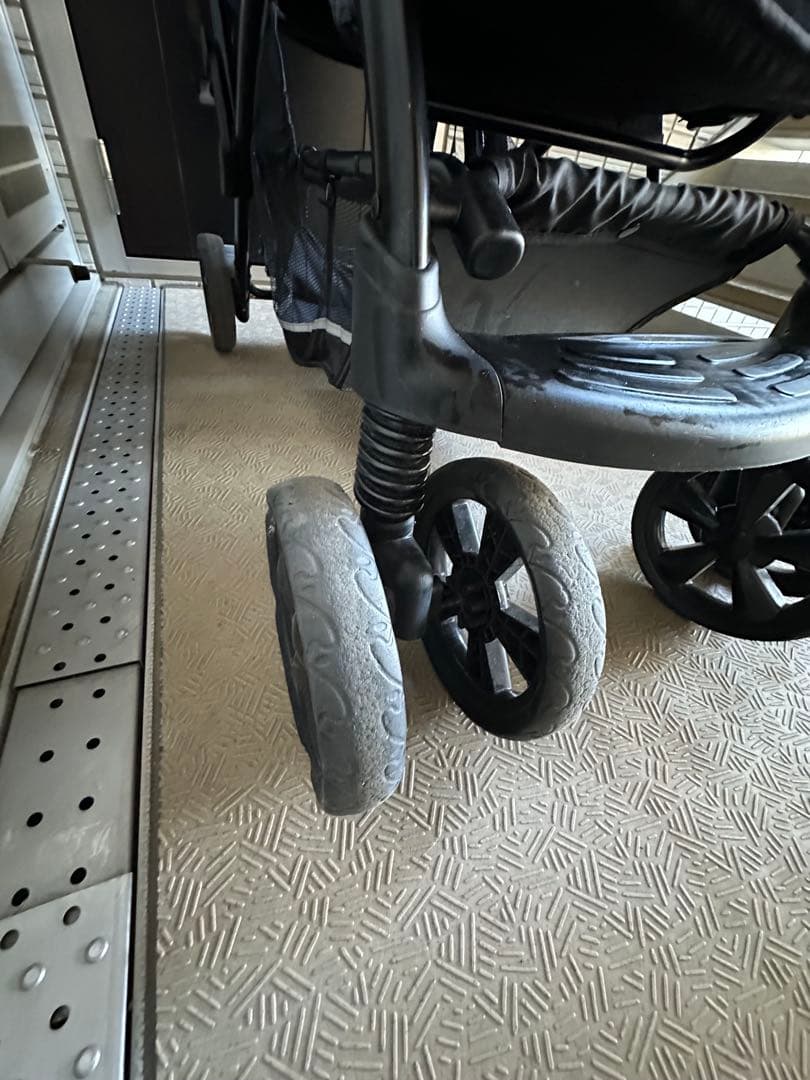 kei⭐︎【直接取引限定です】カトージ　二人乗りベビーカー