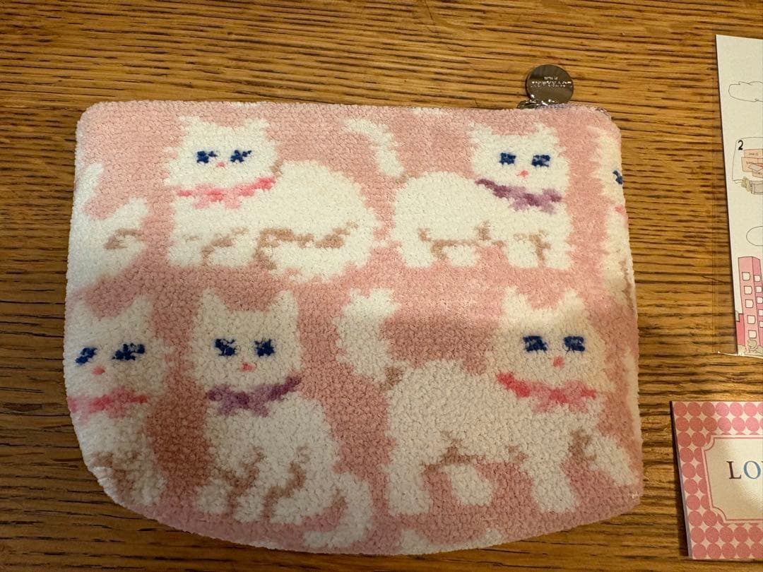 LOVERARY 舟形ポーチMサイズ　モフモフネコチャン　新品未使用