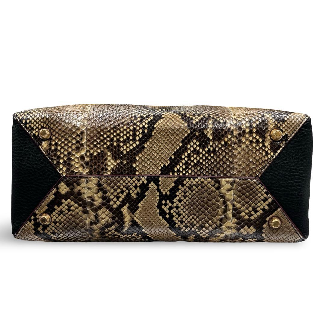 【良品】ココセリュクスゴールド　トートバッグ　パイソン　レザー　チャーム　黒