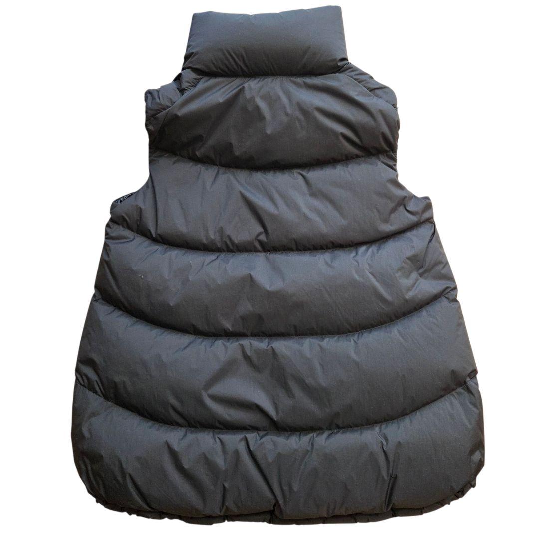 【新品タグ付き】ユニクロ　+J 　ダウンボリュームベスト　Ｓ　ネイビー